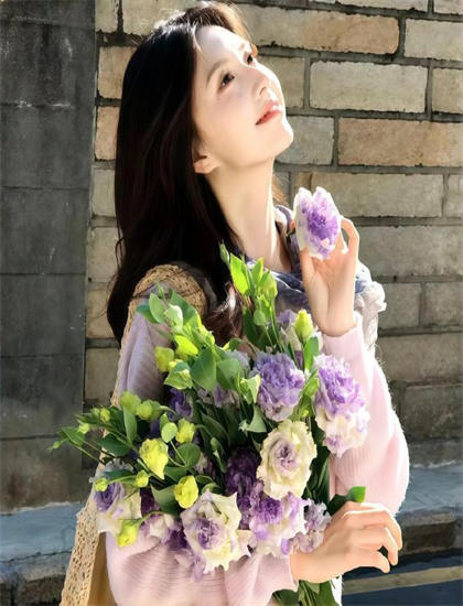 探索堕乐迷城的奥秘：隐藏细节与深层意义，双语字幕